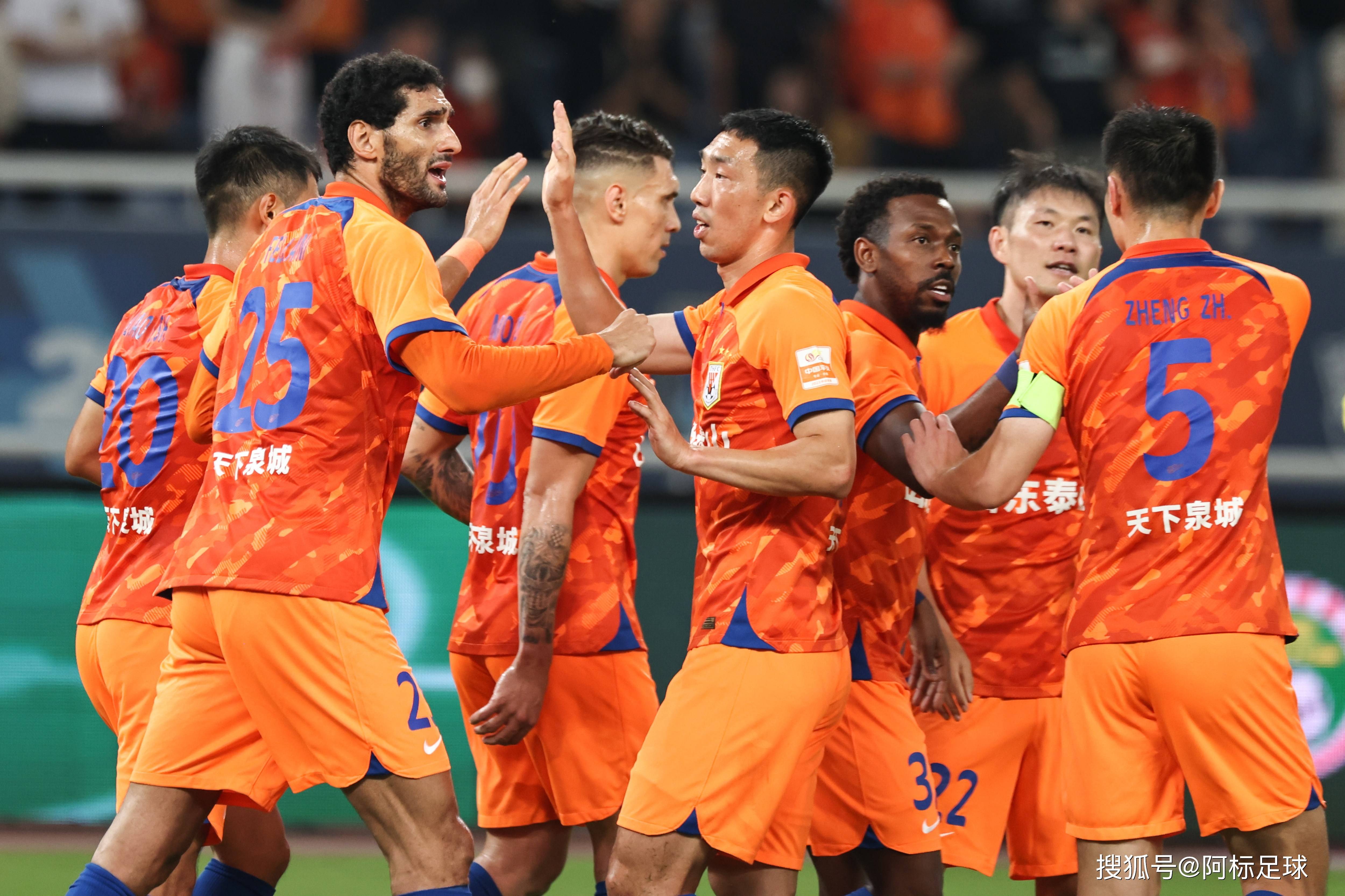 乐鱼官网-亚冠赛事中不乏惊喜，多支球队强势晋级