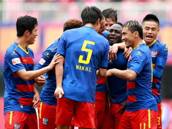 关于大连人对阵青岛黄海，谁将实现胜利？的信息